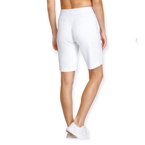 Tail Pants - Tail white golf short size 6 New with tag